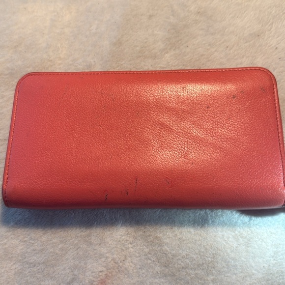 LOUIS VUITTON Taurillon Lockme Leather Zip Around Wallet - Picture 2 of 12